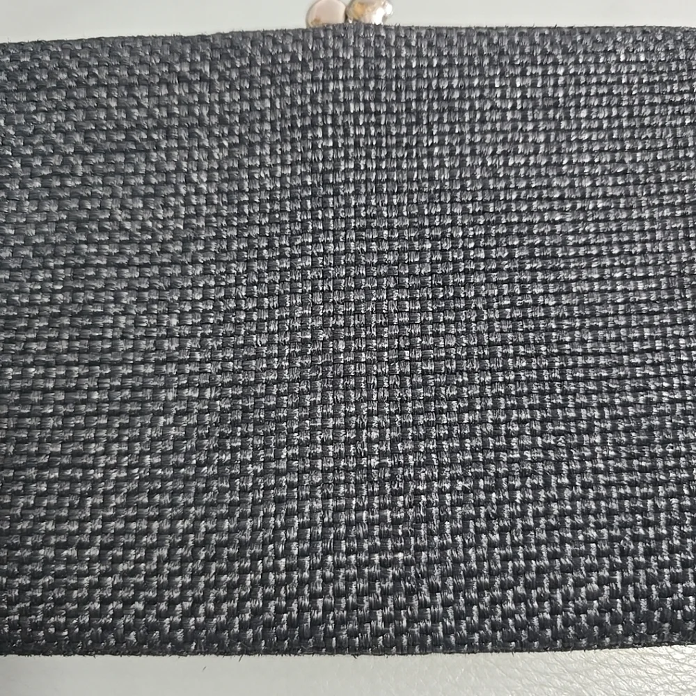 Vintage‎ Garay Ladies Black Textured Woven Clutch Faded Gold Silver Kiss Lock